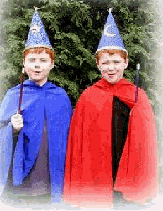 blueand redcapes.png